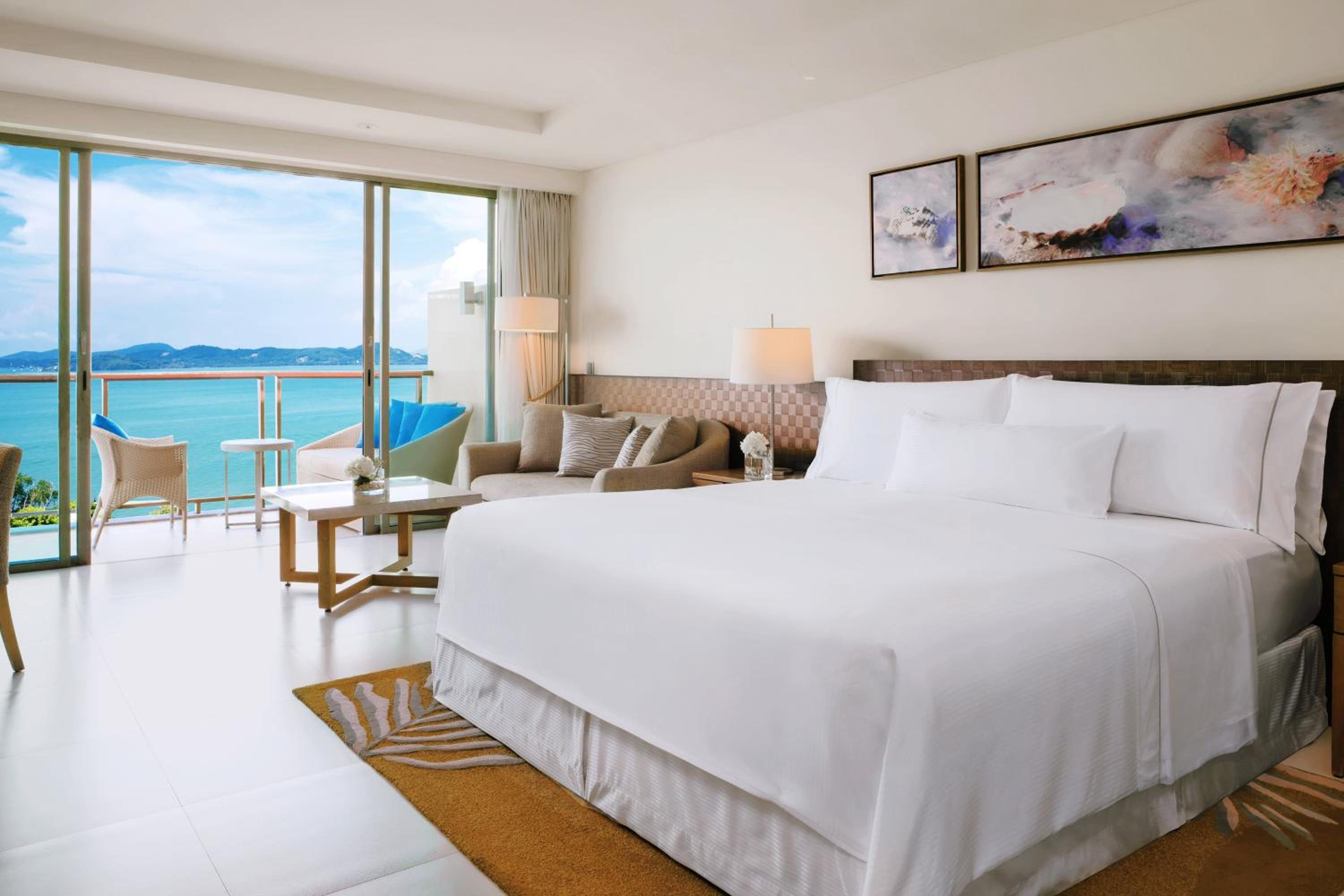 Guest Room, King Bed, Ocean Front
