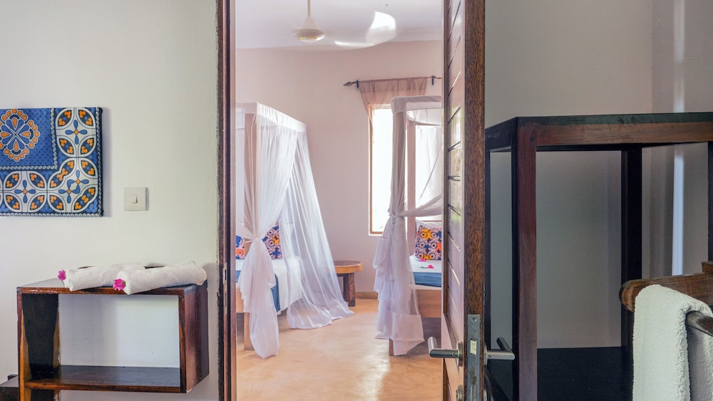Raha Lodge 12/42