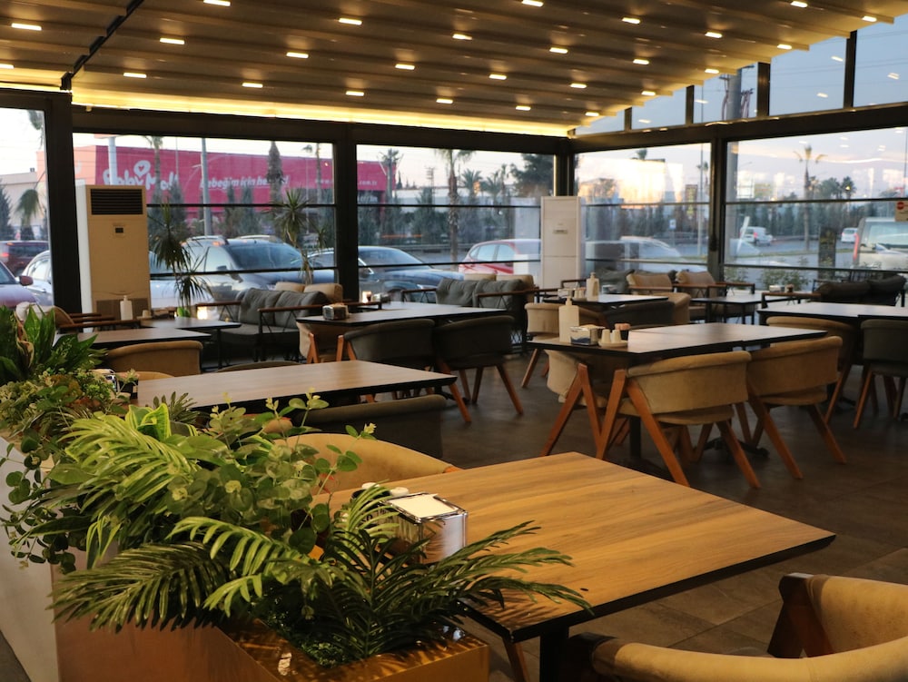 Isnova Hotel 24/32