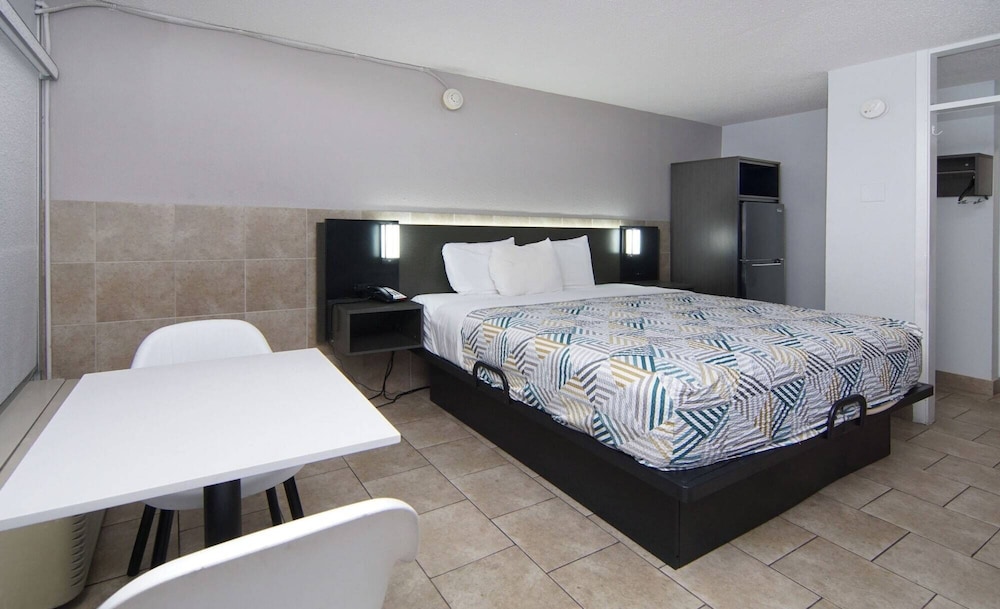 Studio6 Mesquite, TX – Town East 21/37