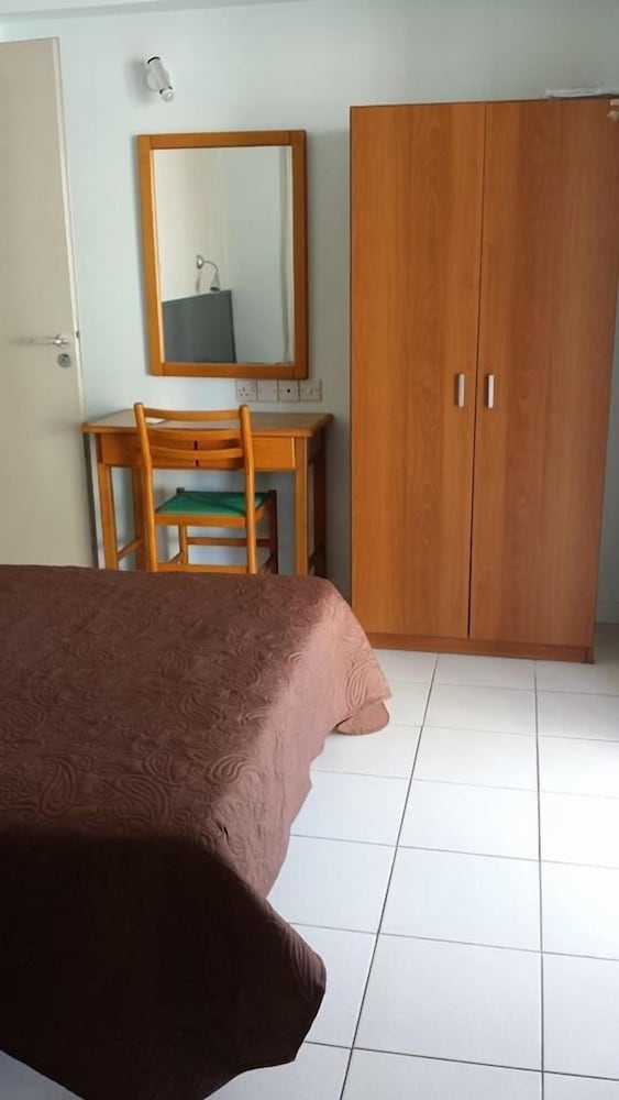 Alora Apartments 12/50