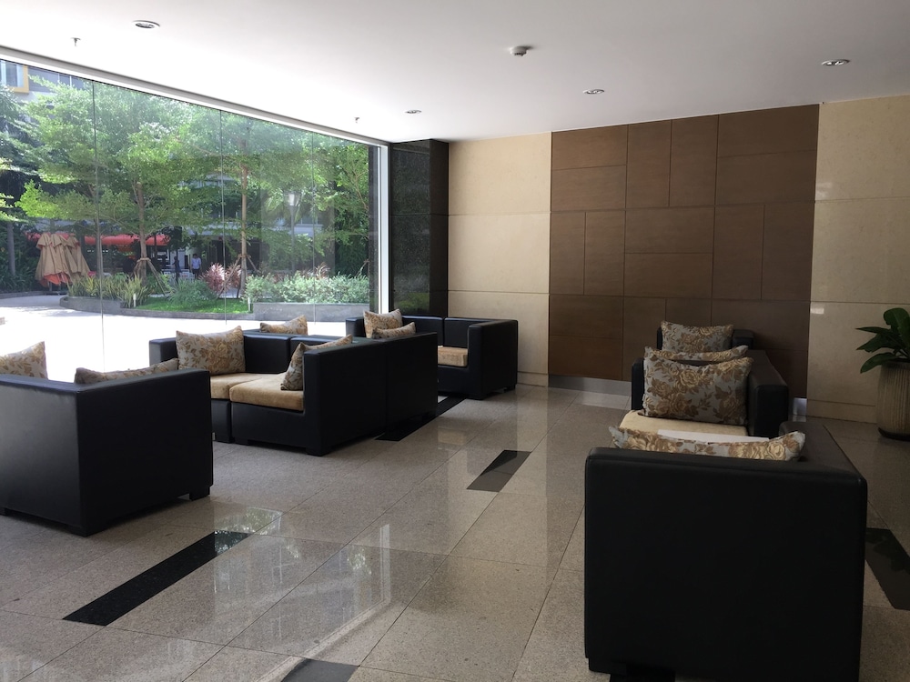 Bluesky Serviced Apartment Airport Plaza 48/54