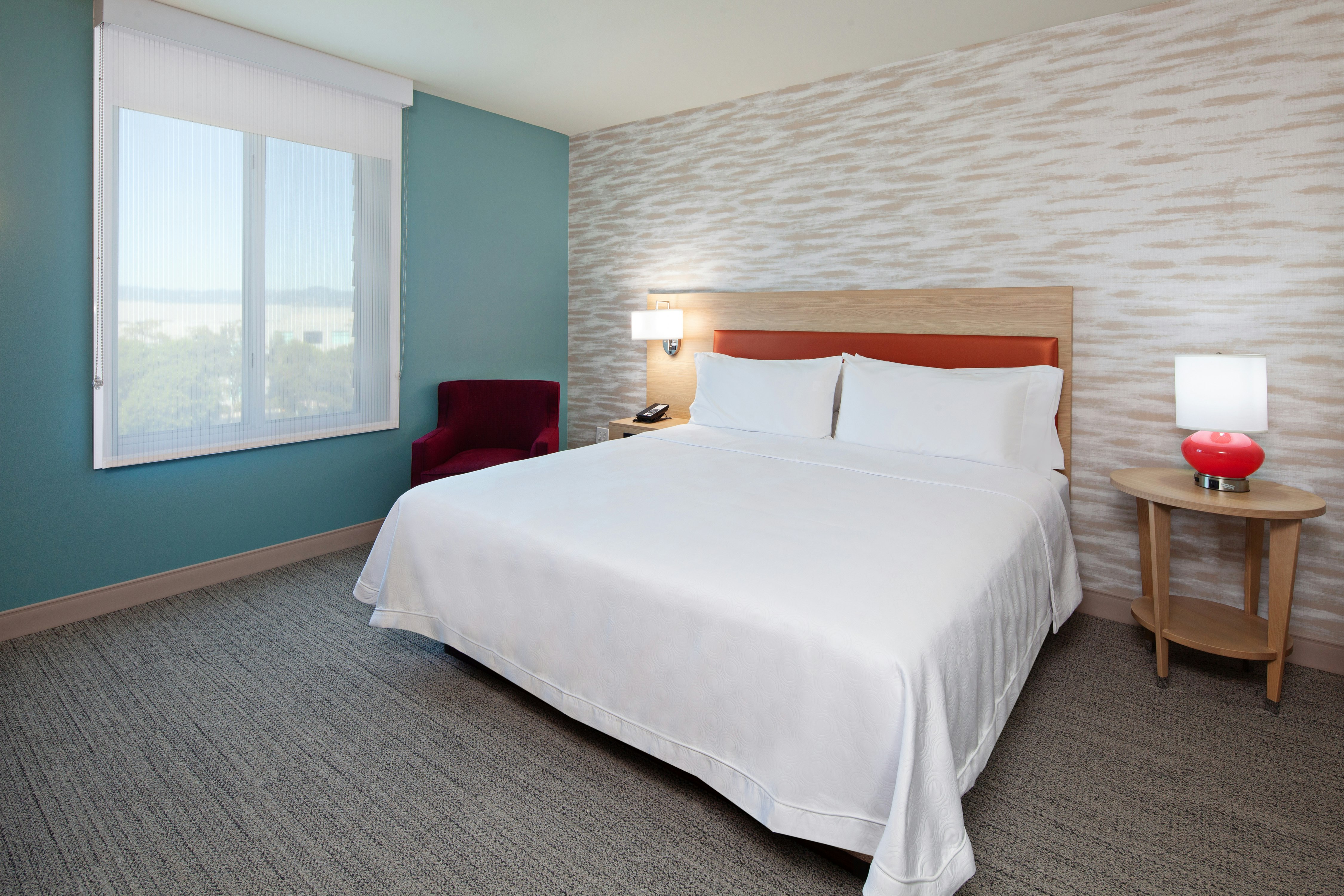 SUITE, KING BED, ACCESSIBLE