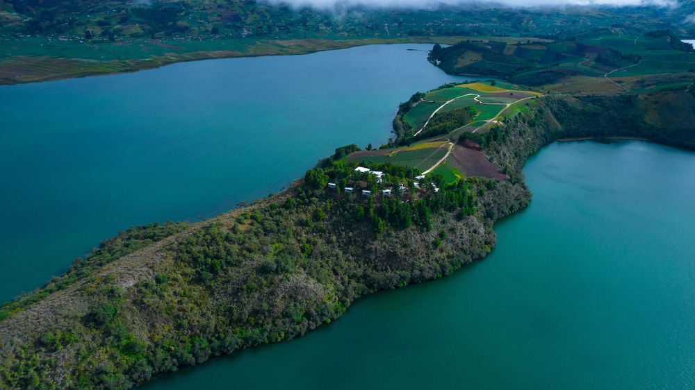 Entre Islas Lodge 21/24