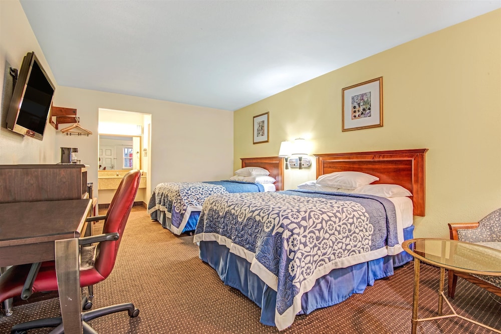 Days Inn By Wyndham Austin/University/Downtown 16/32