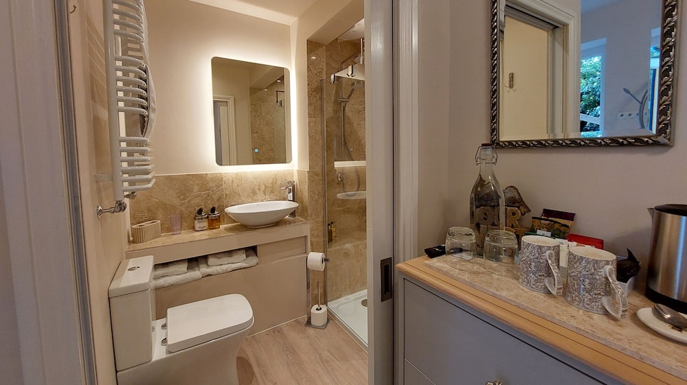 Afon Rhaiadr Country House 47/50