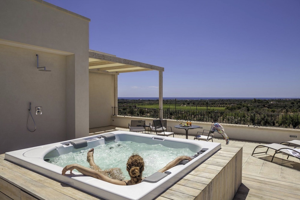 Tenuta Monticelli Bio Relais 42/64