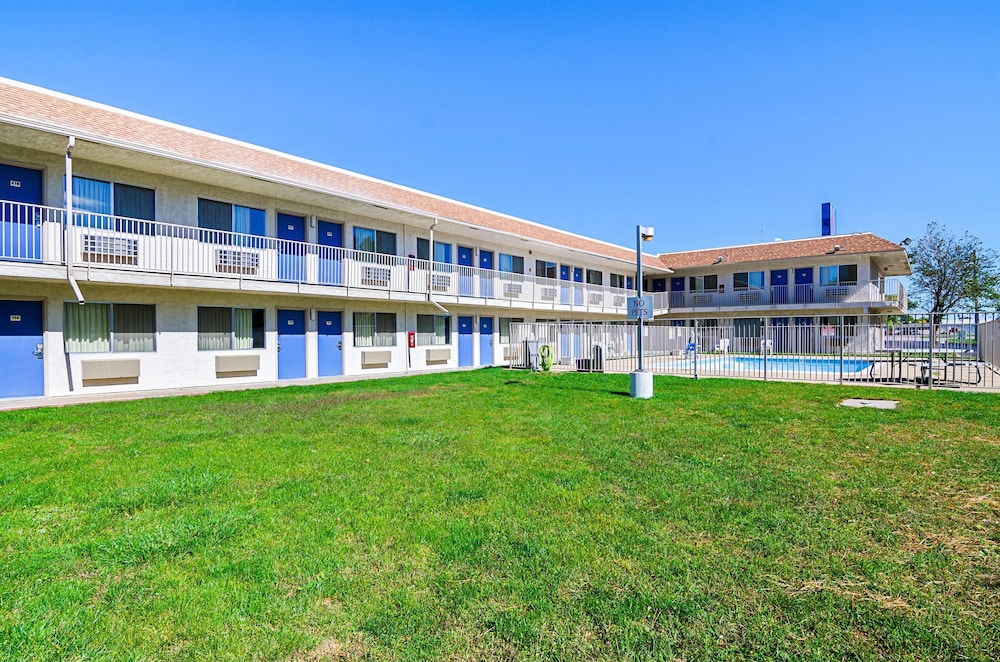 Motel6 Mitchell, SD in MITCHELL - SD
