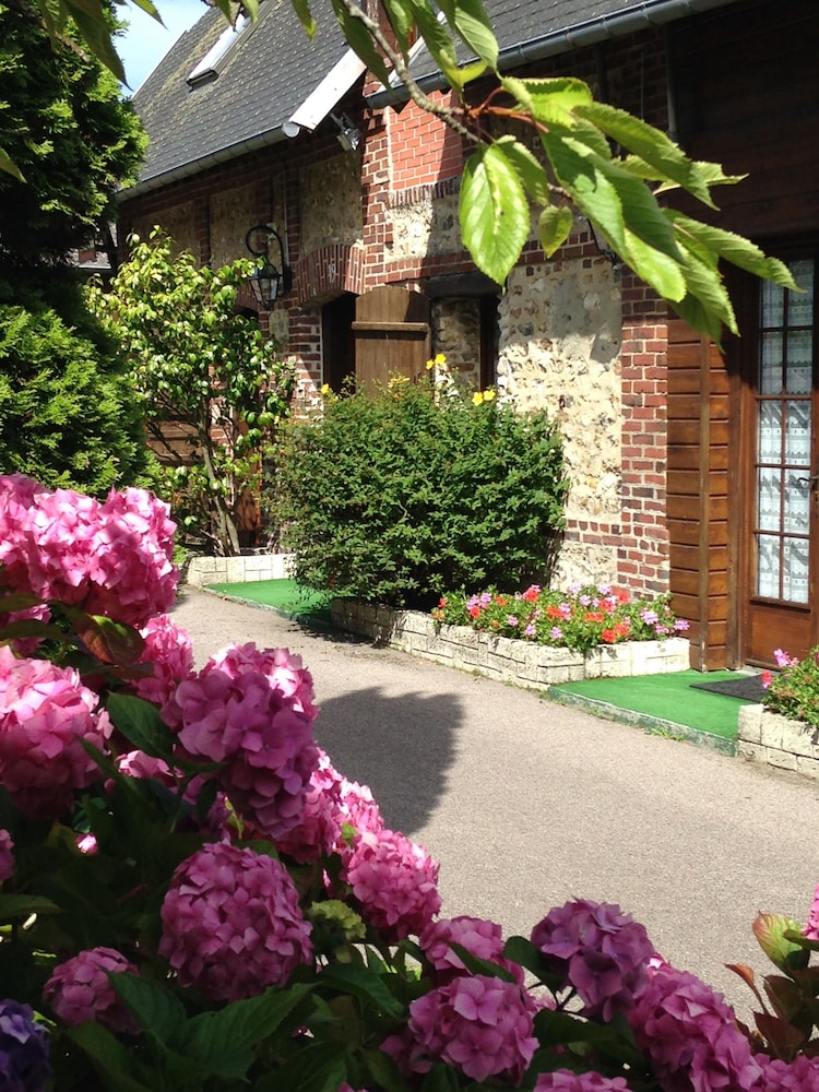 HOTEL LE CLOS DEAUVILLE SAINT-GATIEN 53/57