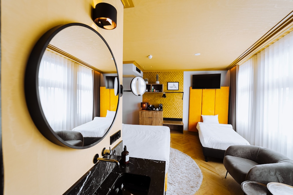 The Highlander Hotel Amsterdam 56/68