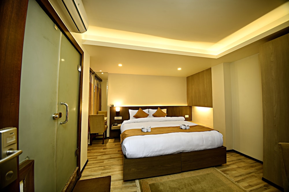 The Milestone Hotel 8/54