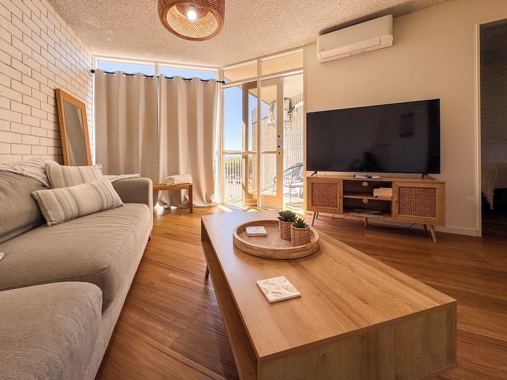 NORTHPOINT HOLIDAY APARTMENTS 46/61