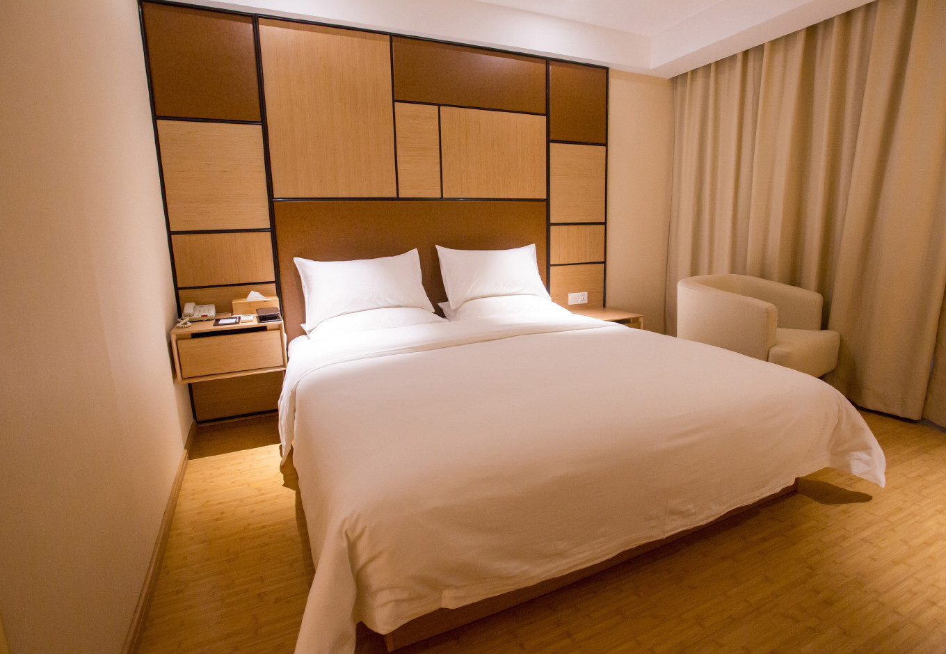 Ji Hotel (Shanghai Zhoupu Wanda Plaza) 20/41