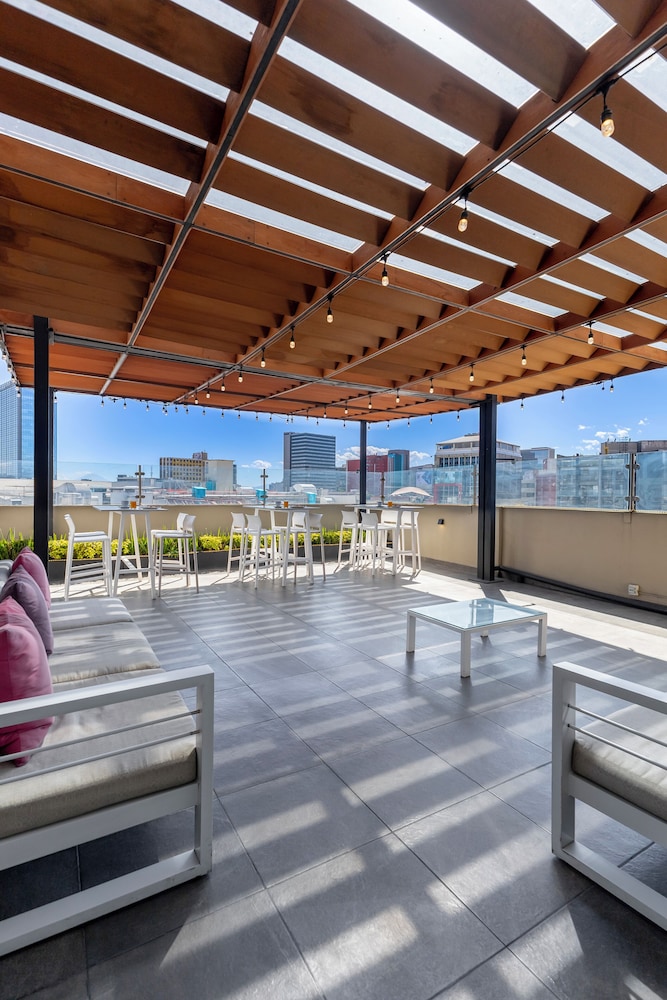 Isaaya Hotel Boutique By Wtc 20/50