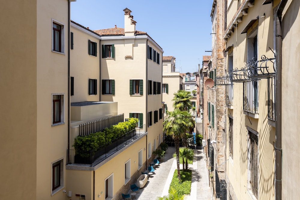 H10 Palazzo Canova 68/75