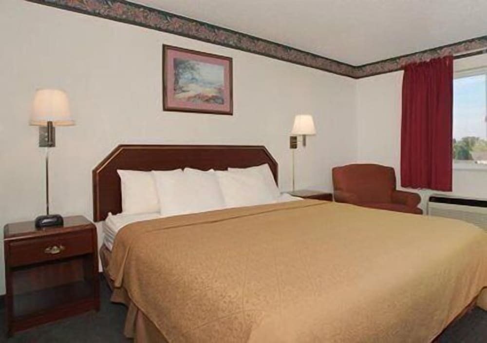 Motel6 Indianapolis, IN - Southport 20/45