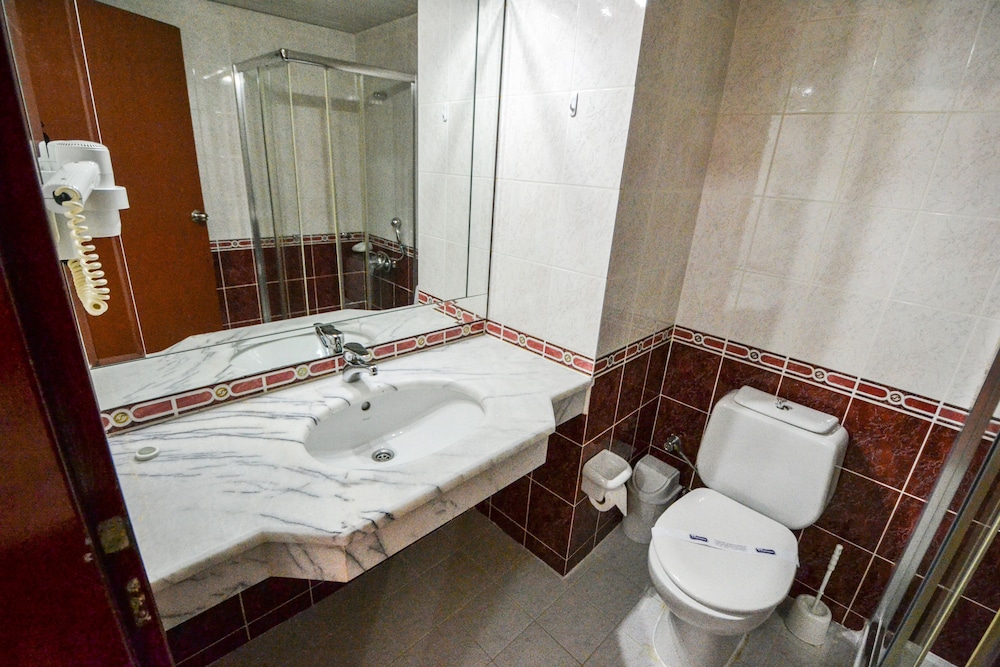 My Home Aparthotel 33/38