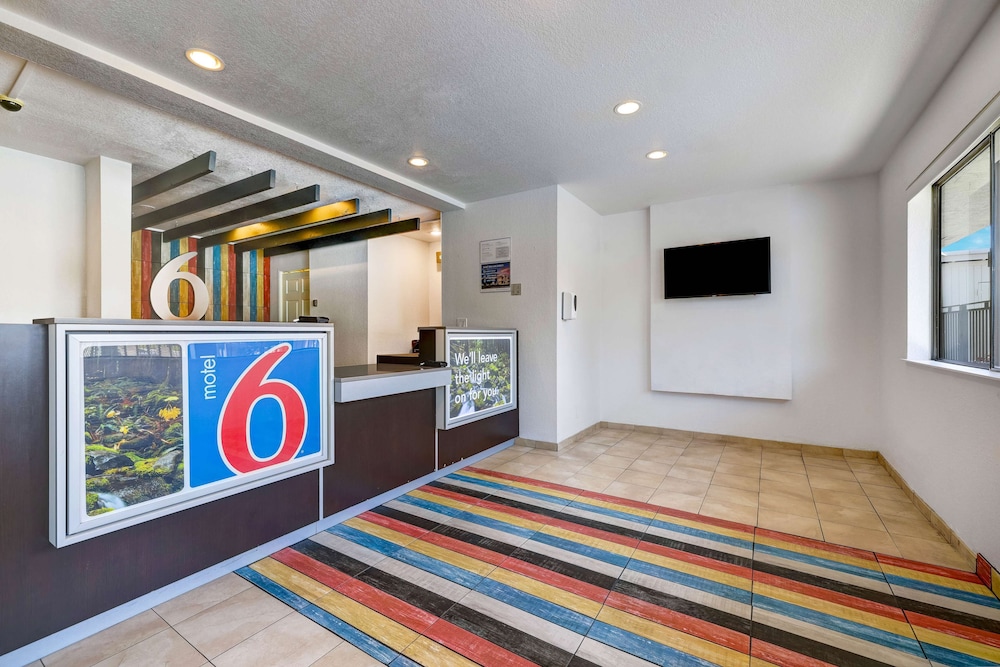 Motel6 Kirkland, WA - North Kirkland 7/58