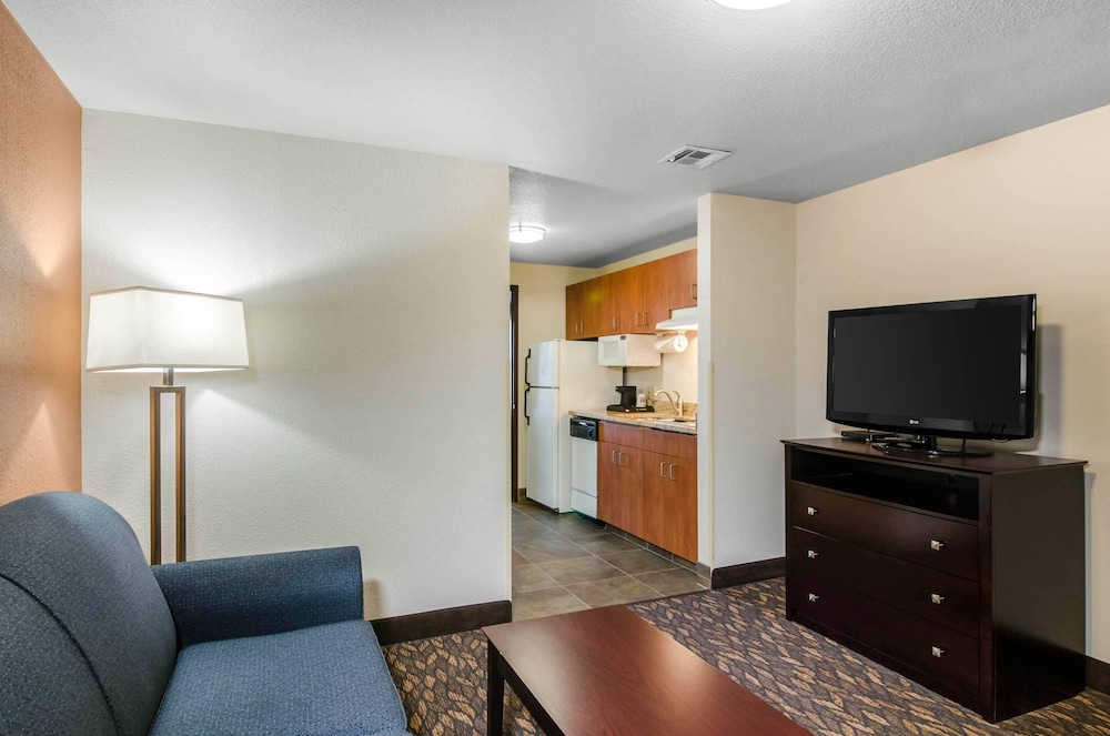 Comfort Inn & Suites Ashland, OR 28/40