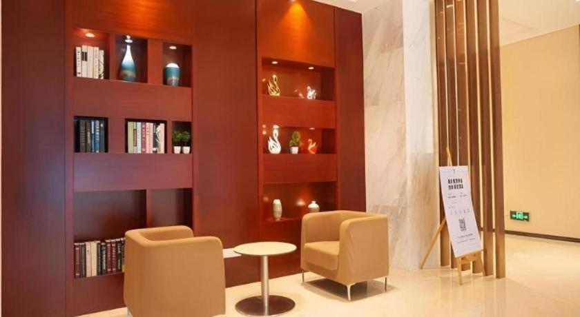 City Comfort Inn (Zhanjiang Middle Renmin Avenue Dingsheng Square) 37/50