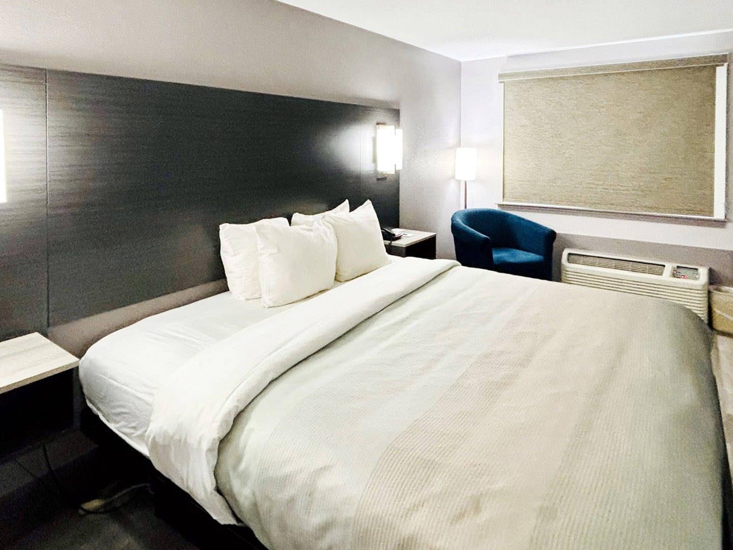 غرفة بسرير كينج، Quality Inn Raynham - Taunton 2/4