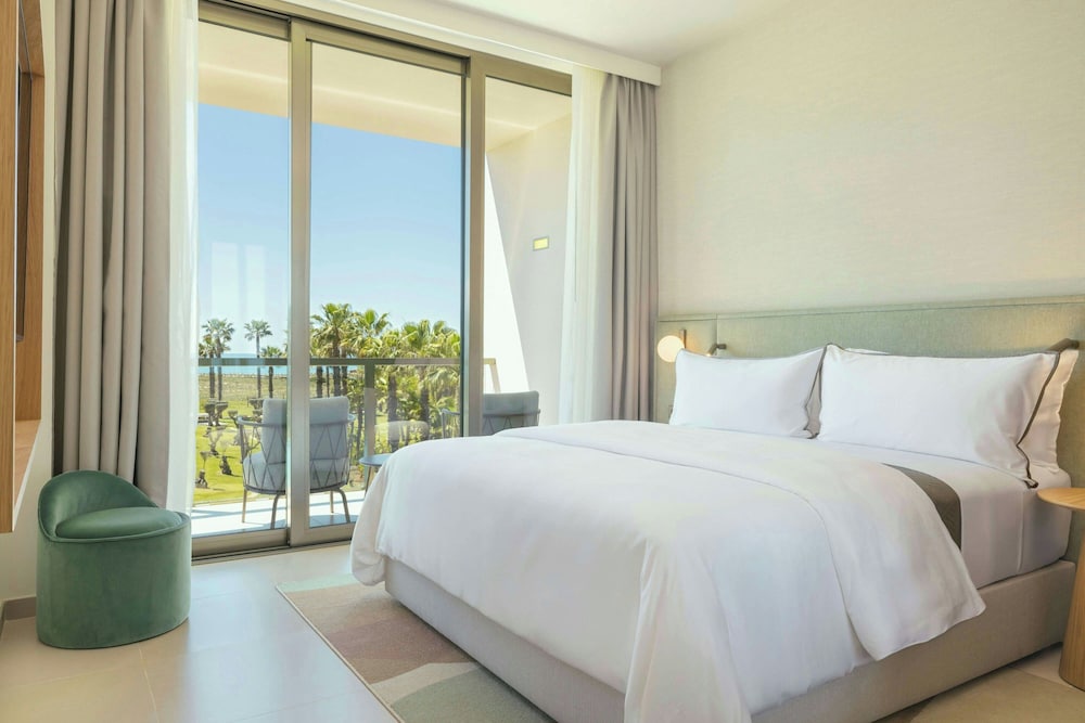 Deluxe, King Bed, Sea View, Balcony