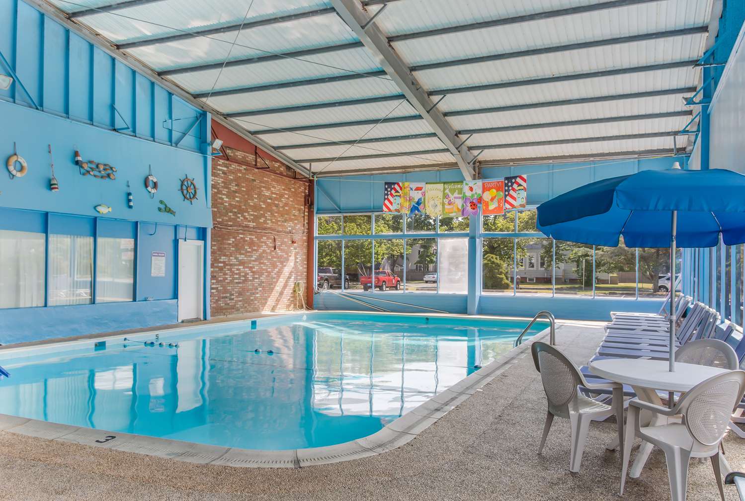 Americas Best Value Inn Suites Hyannis Cape Cod 31/42