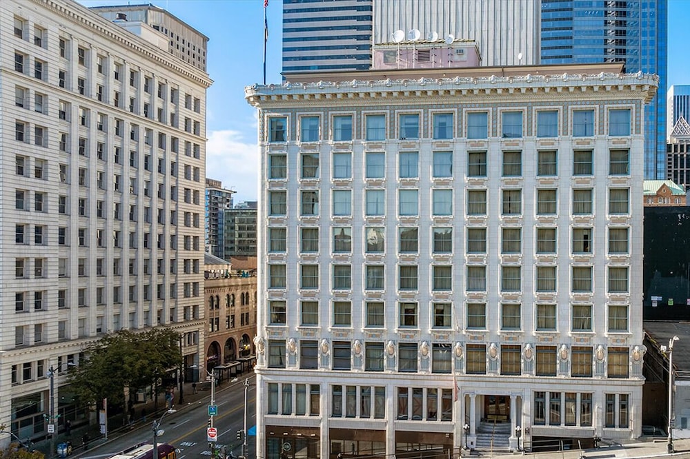 Arctic Club Hotel 5/50