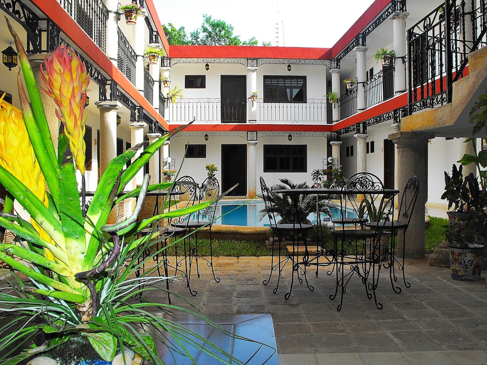 La Aurora Hotel Colonial 9/61