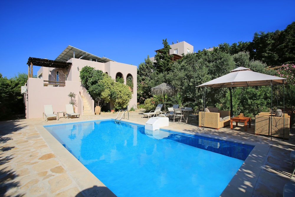 Villa Dafni 40/46