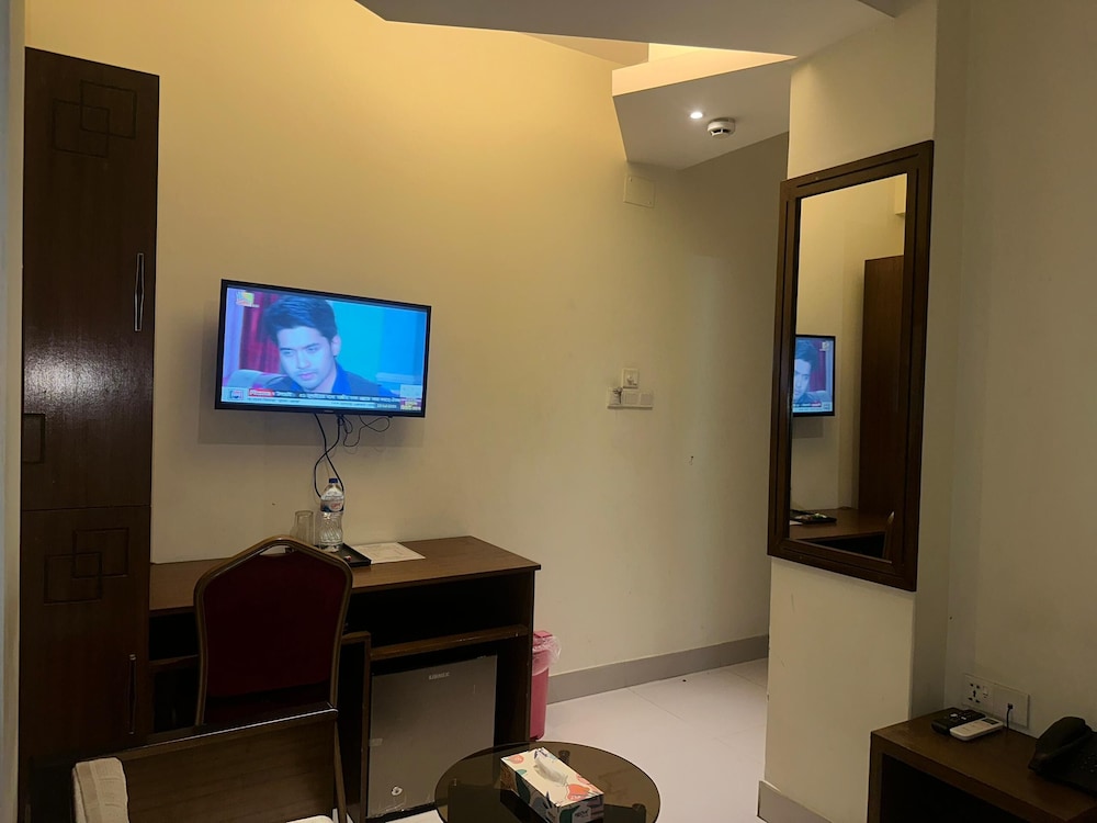 Hotel The Grand Hyatt Dhaka 35/42