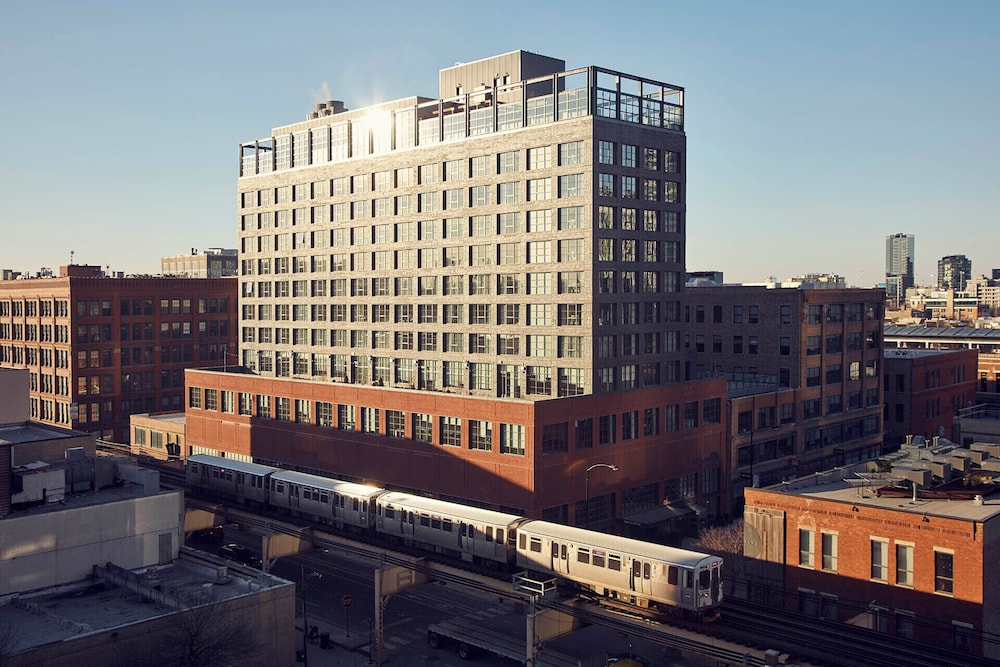 The Hoxton Chicago 2/67