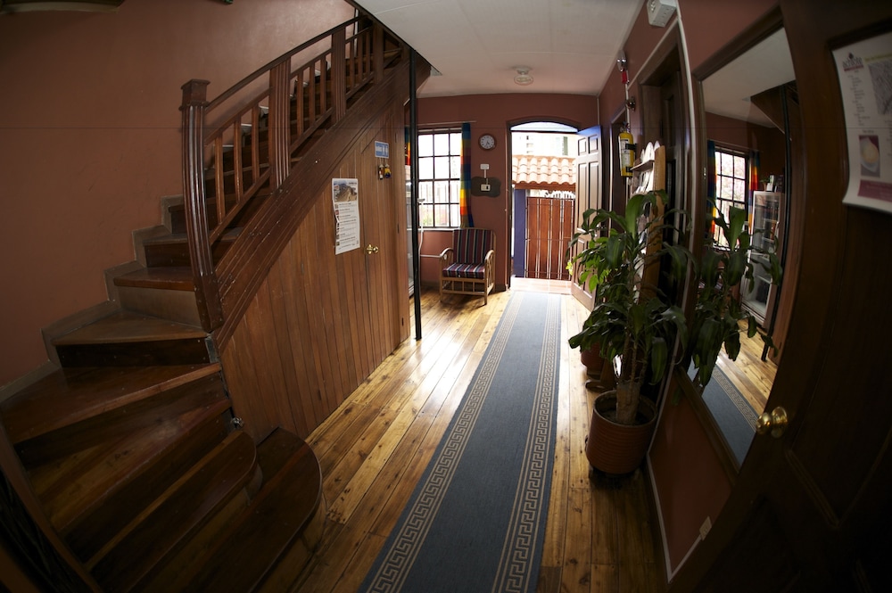 La Casa Del Arupo 49/66