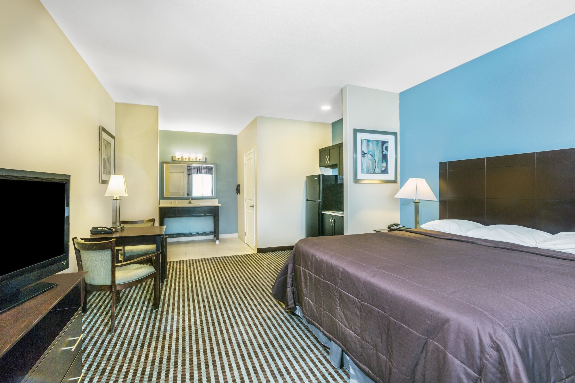 Efficiency, King Bed