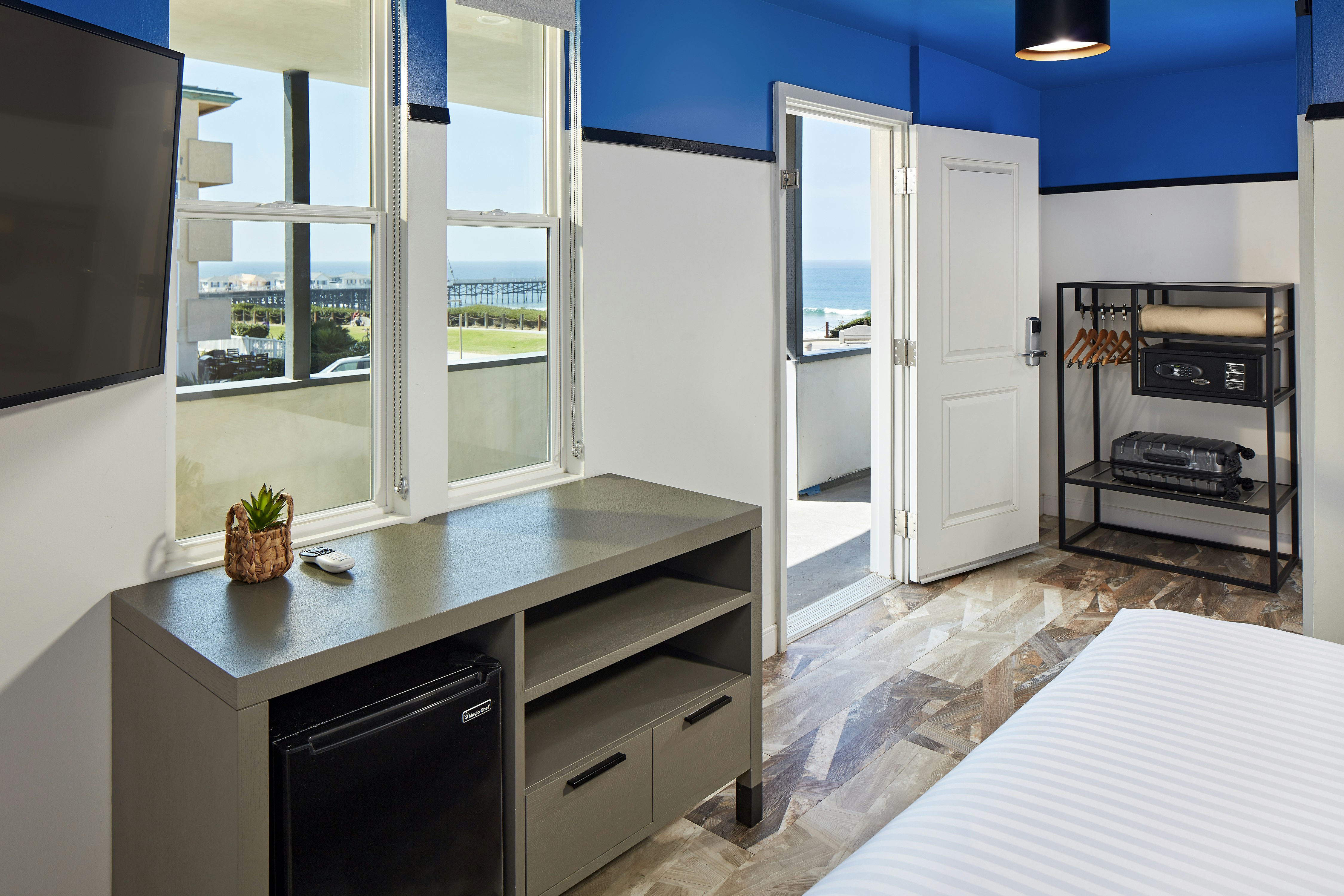 Pacific View Inn 42/59