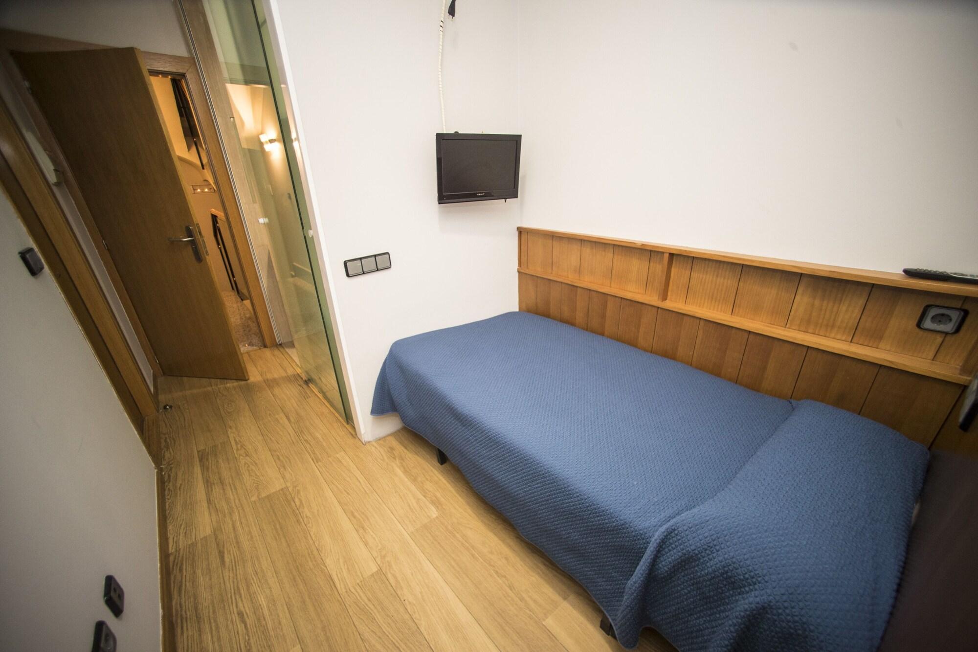 Hostal Caballeros 3/15