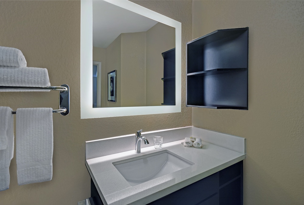 Candlewood Suites Sumter 28/50