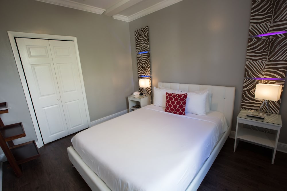 Odyssey Hotel Of South Beach 42/50
