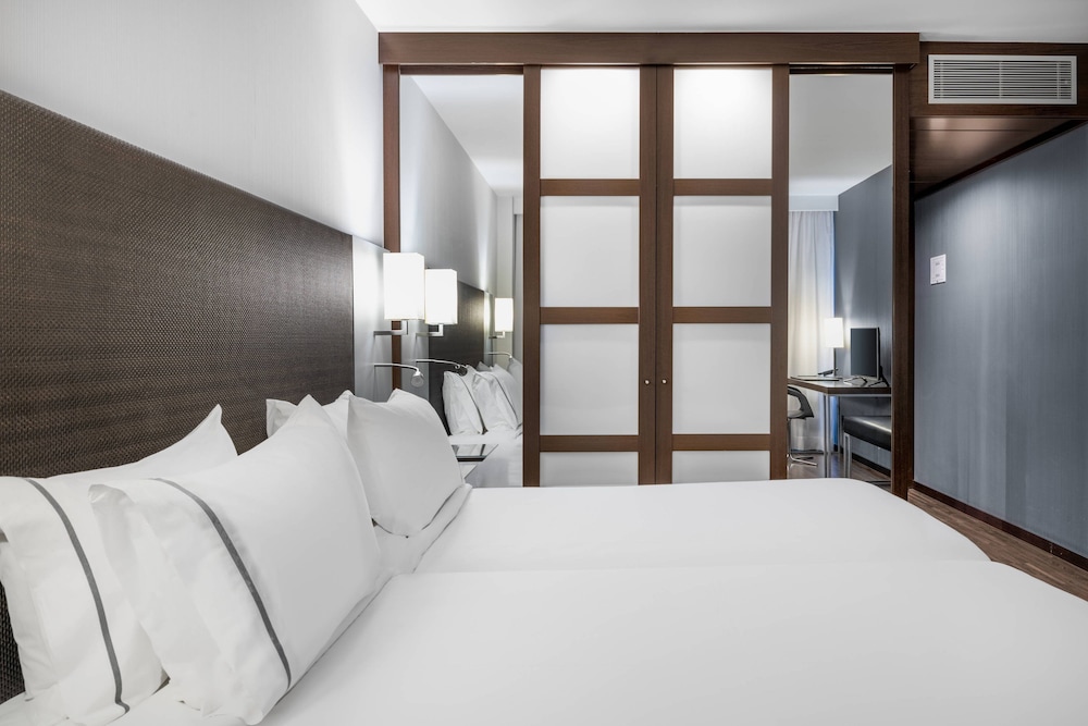 AC Hotel Algeciras by Marriott 12/48