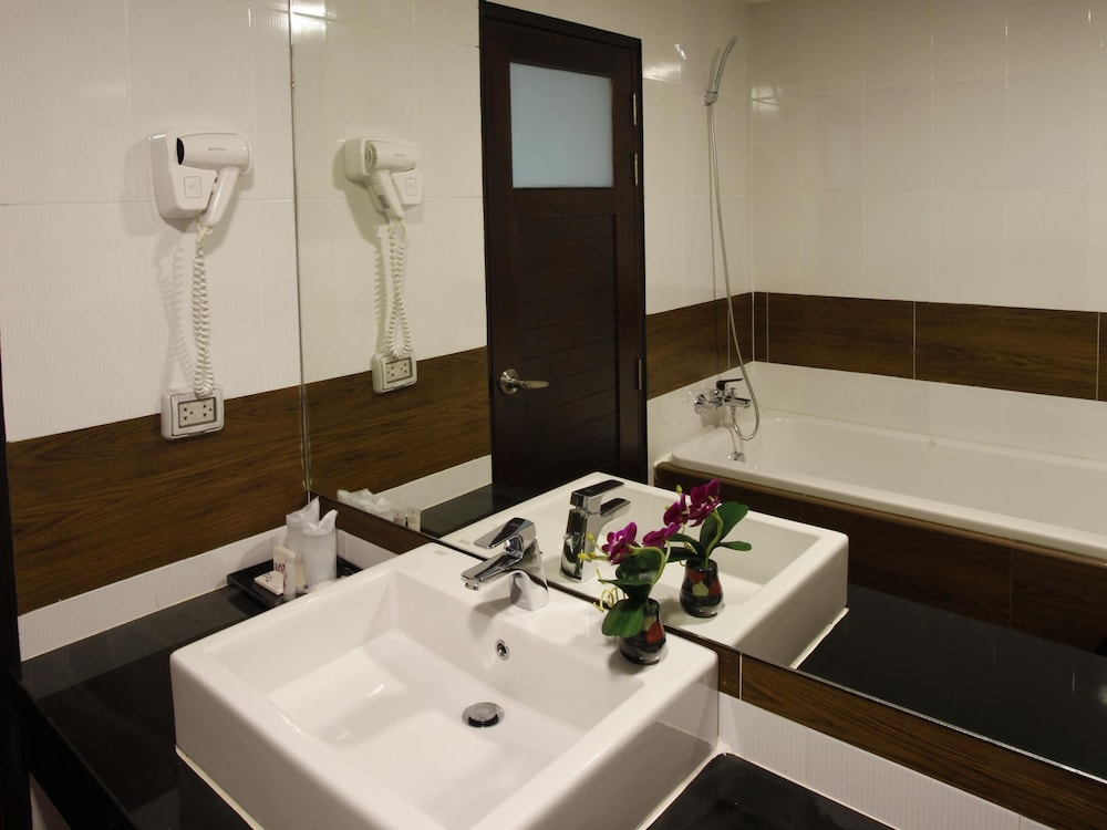 ORCHID RESORTEL 62/65