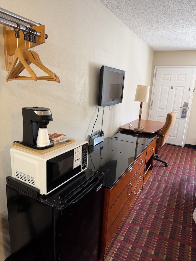 Peach Tree Inn 39/48