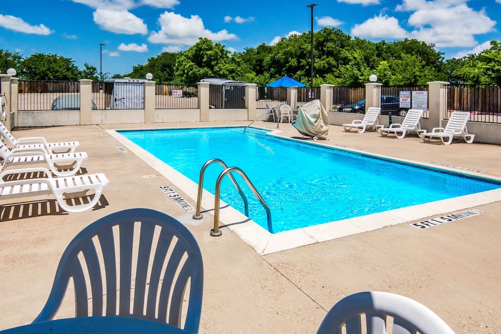 Motel6 Cleburne, TX 37/42