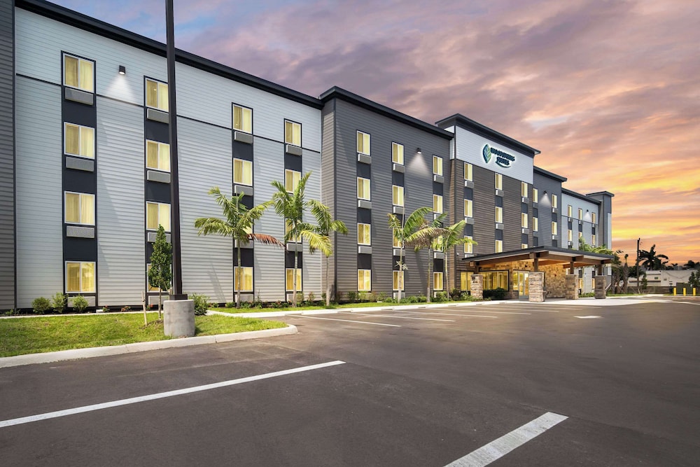 WoodSpring Suites Fort Myers - Cape Coral 36/44