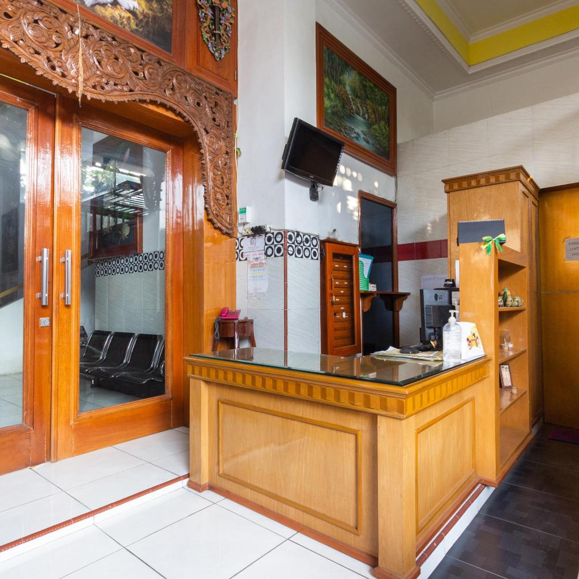 OYO 3727 Homestay Gayatri Sawojajar 9/57