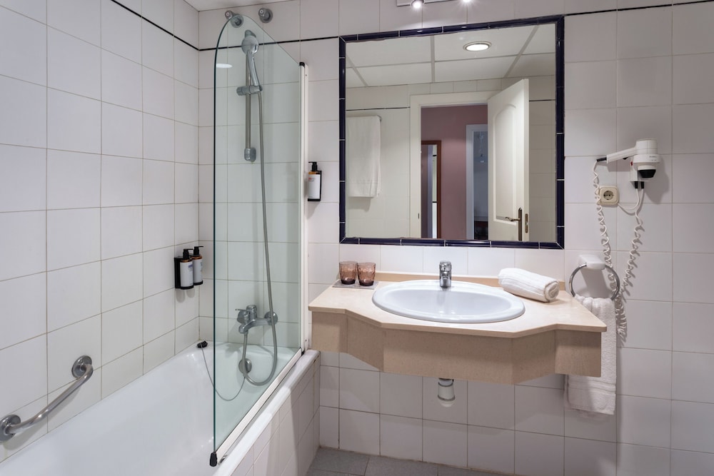 Sol, Junior Suite, Twin Beds, Sofa 5/5