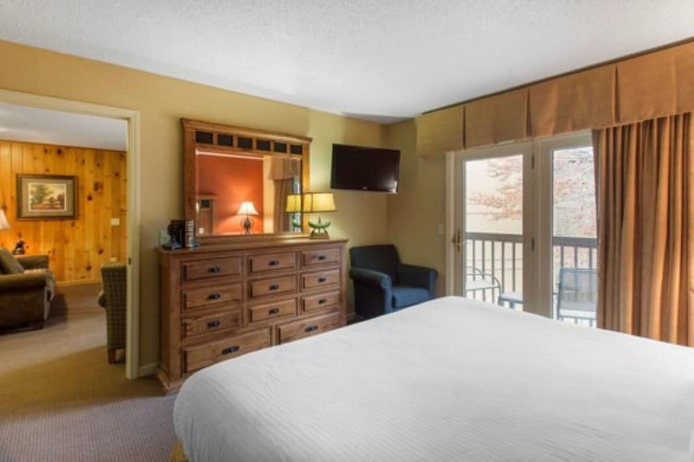 Bluegreen Vacations Blue Ridge Village, an Ascend Collection Resort 8/40