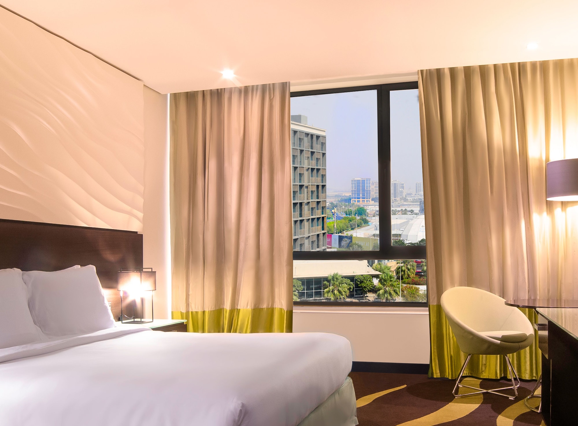 Standard, King Bed, Plaza View