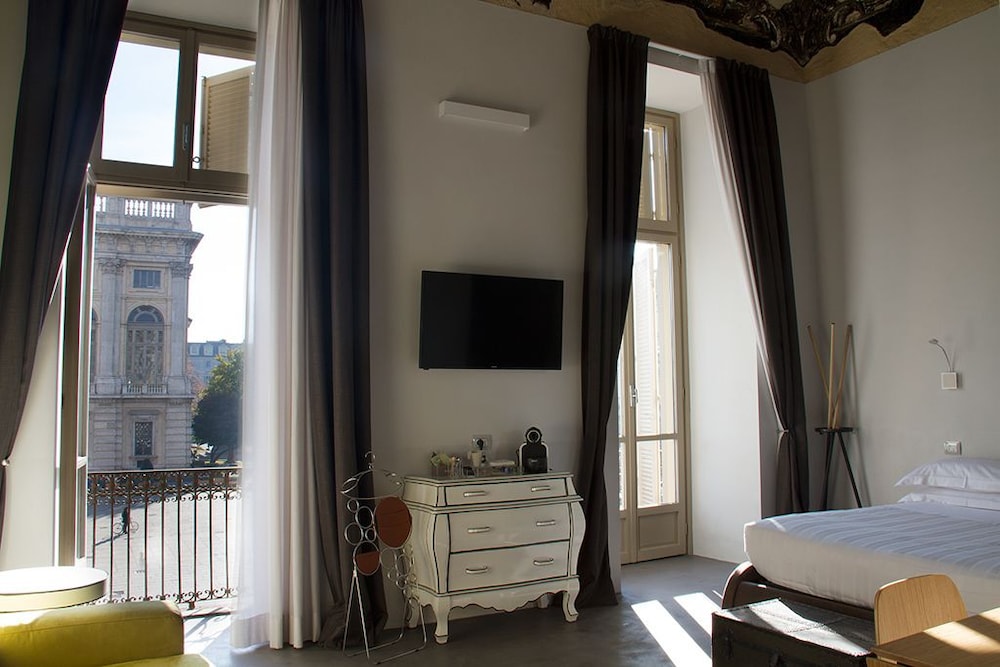 Piazza Castello Suite 31/50