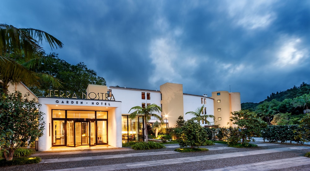Terra Nostra Garden Hotel 8/85