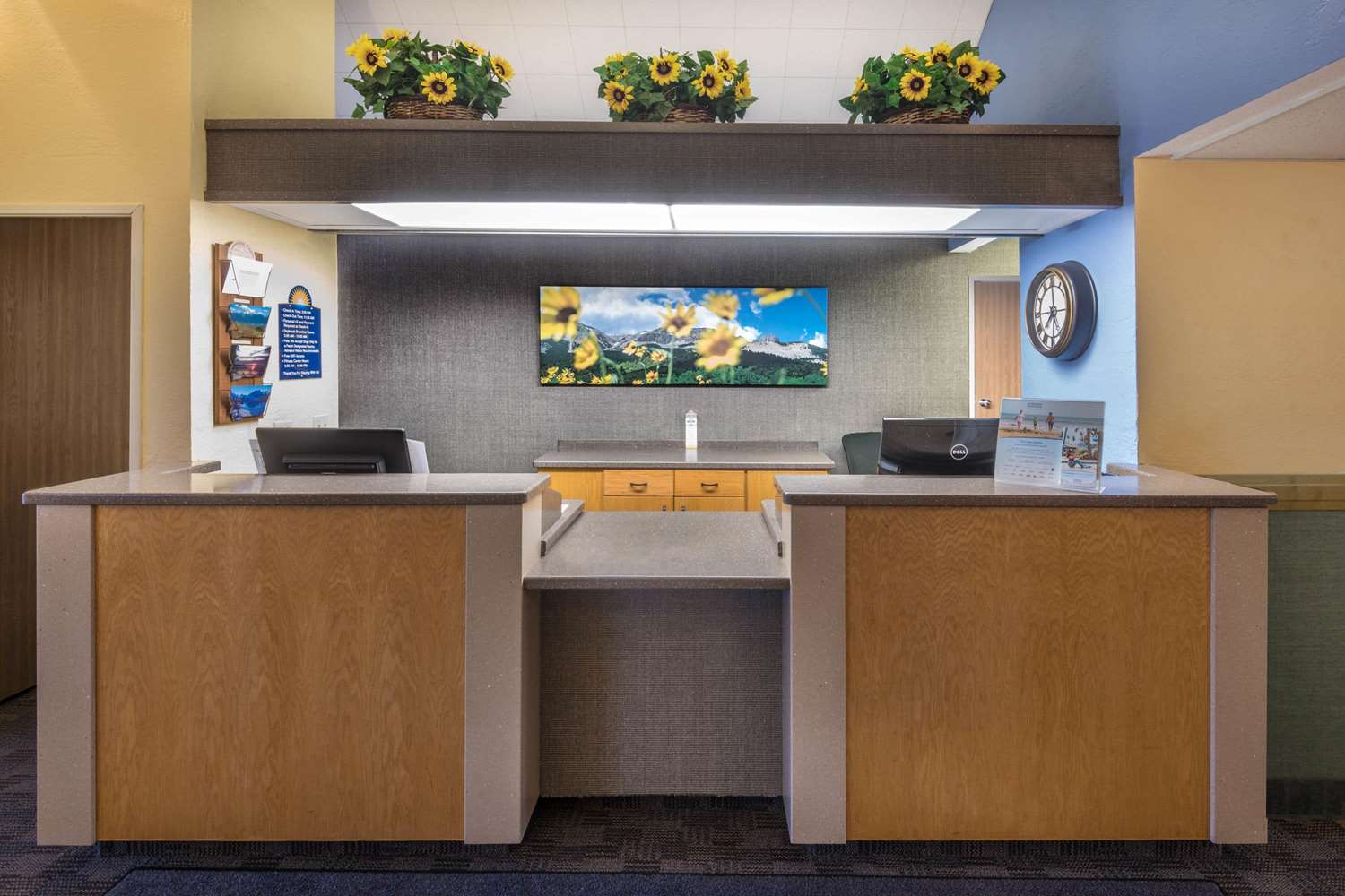 Days Inn By Wyndham Great Falls 3/35